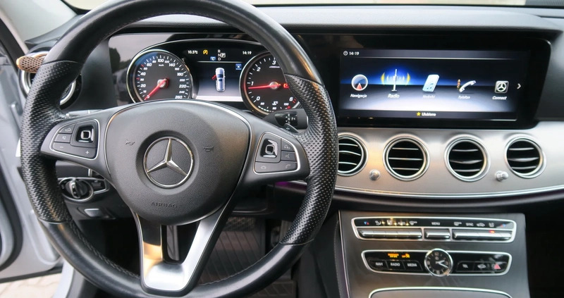 Mercedes-Benz Klasa E cena 107900 przebieg: 139000, rok produkcji 2018 z Poddębice małe 704